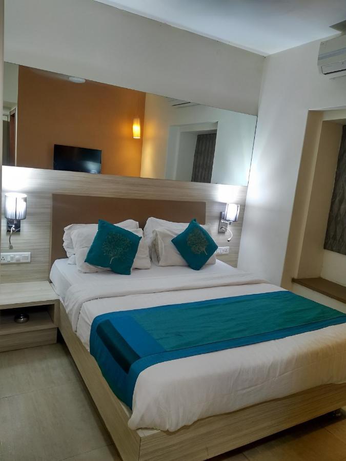 Apollo Guest House ムンバイ エクステリア 写真